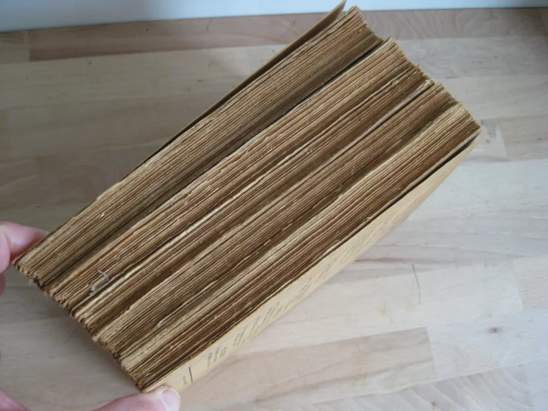 Toutes les œuvres en patois du chansonnier Desrousseaux en cinq volumes.