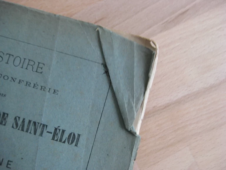 Histoire de la confrérie des charitables de Saint-Éloi de Béthune. Histoire de la confrérie des charitables de Saint-Éloi de Béthune.