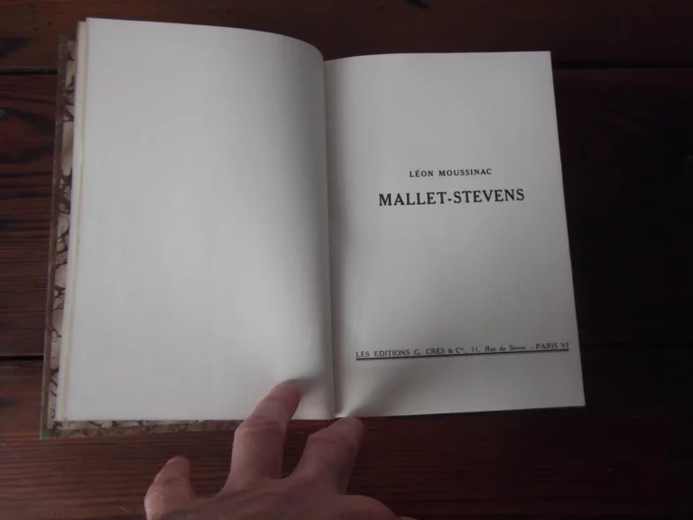 Mallet-Stevens / Le Corbusier et Pierre Jeanneret / Walter Gropius. Trois textes reliés en un volume