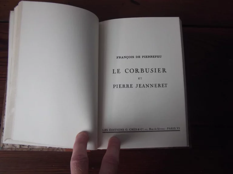 Mallet-Stevens / Le Corbusier et Pierre Jeanneret / Walter Gropius. Trois textes reliés en un volume