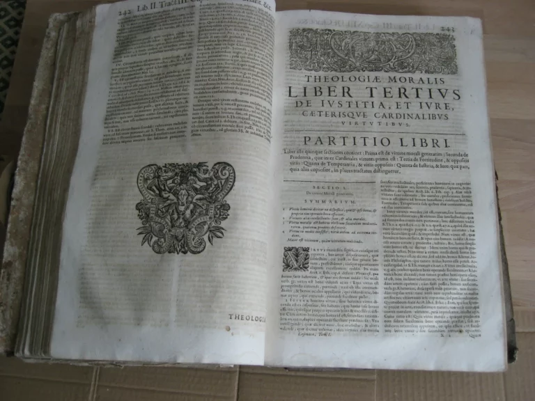 Opera in très tomos distributa. R.P. Pauli Layman