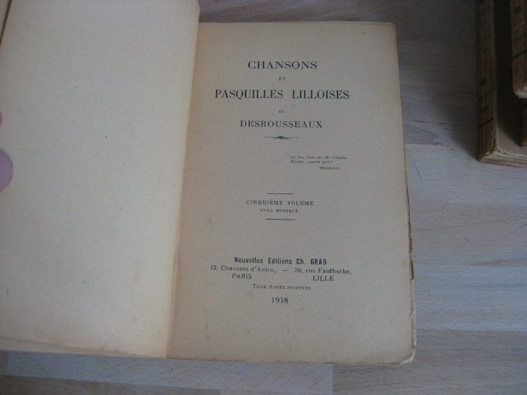 Toutes les œuvres en patois du chansonnier Desrousseaux en cinq volumes.
