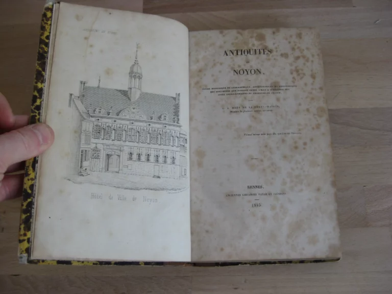 Antiquités de Noyon.