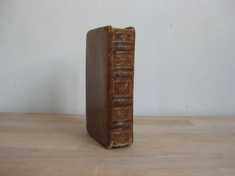 C. Cornelius Tacitus ex I. Lipsii accuratissima editione cum Not. et Emend. H. Grotti C. Cornelius Tacitus ex I. Lipsii accuratissima editione cum Not. et Emend. H. Grotti