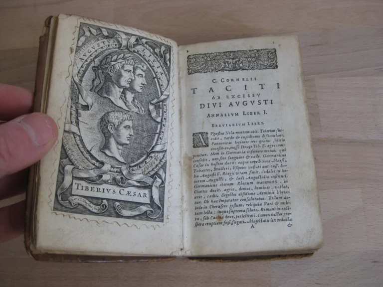 C. Cornelius Tacitus ex I. Lipsii accuratissima editione cum Not. et Emend. H. Grotti C. Cornelius Tacitus ex I. Lipsii accuratissima editione cum Not. et Emend. H. Grotti