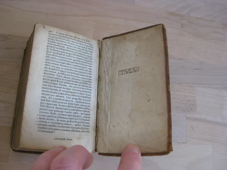 C. Cornelius Tacitus ex I. Lipsii accuratissima editione cum Not. et Emend. H. Grotti C. Cornelius Tacitus ex I. Lipsii accuratissima editione cum Not. et Emend. H. Grotti