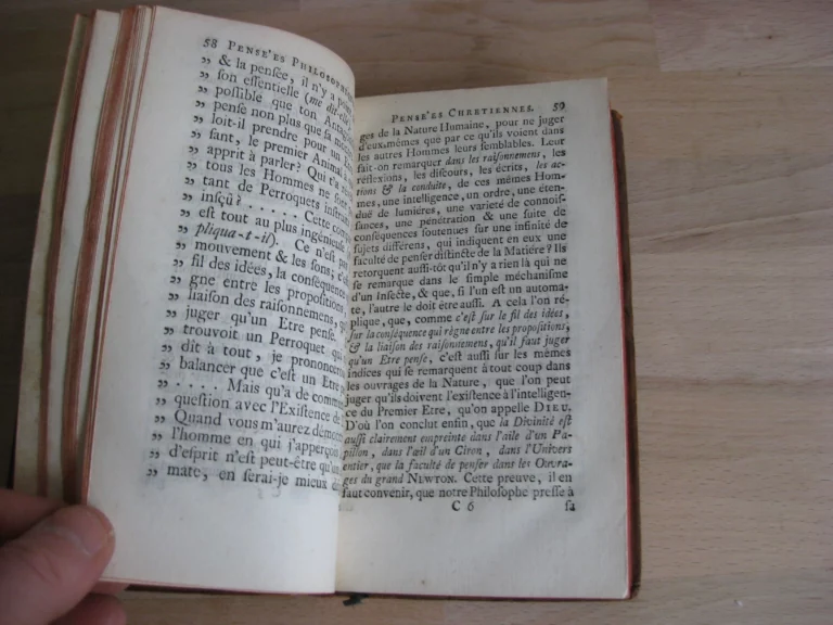 Pensées chrétiennes mises en parallèle, ou en opposition avec les Pensées Philosophies