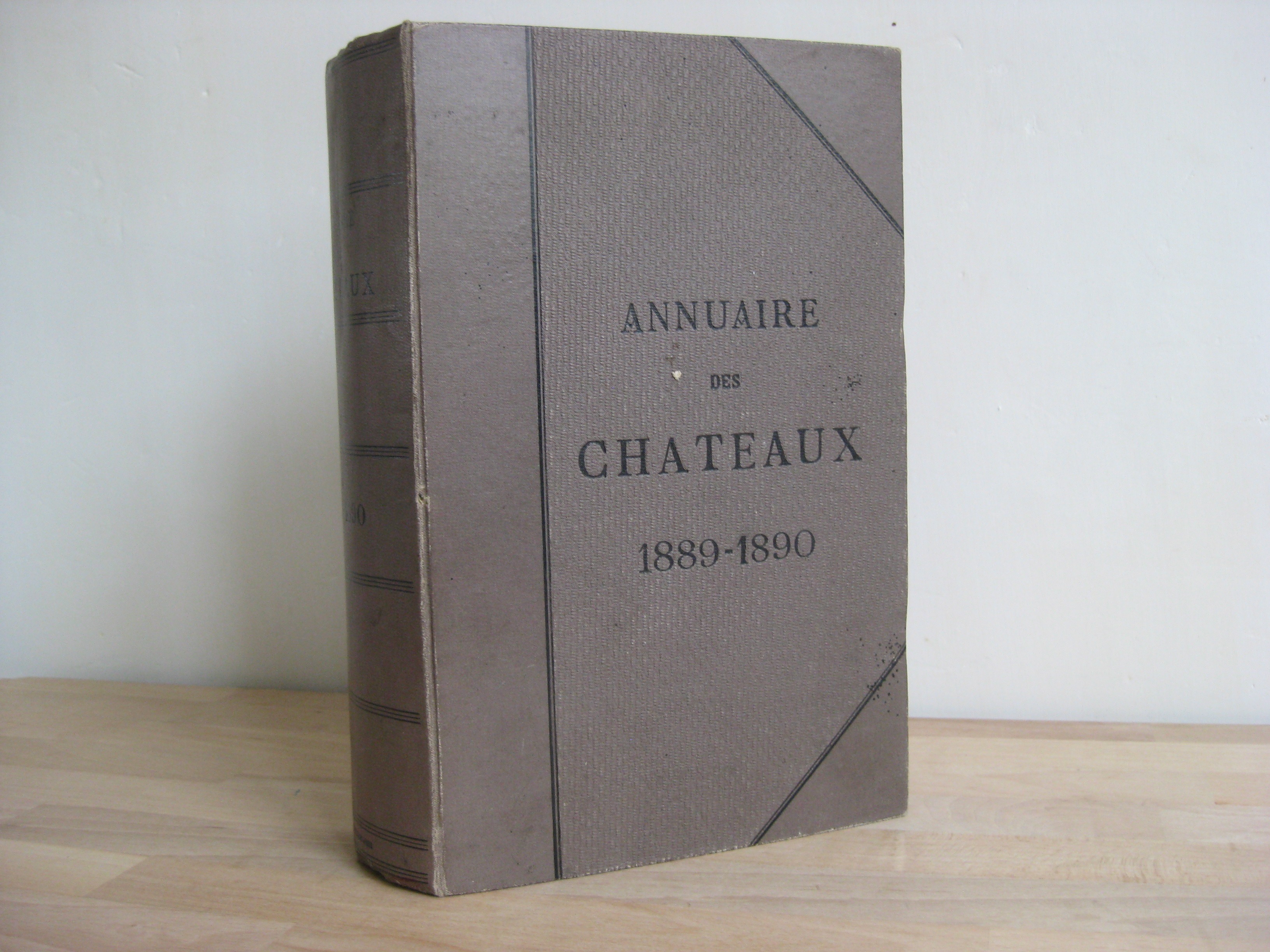 Annuaire des châteaux et des départements 1889-1890