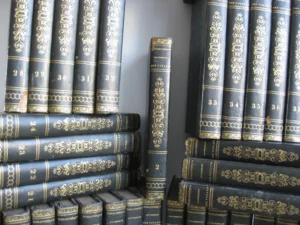 Bibliothèque universelle des voyages effectués par mer ou par terre