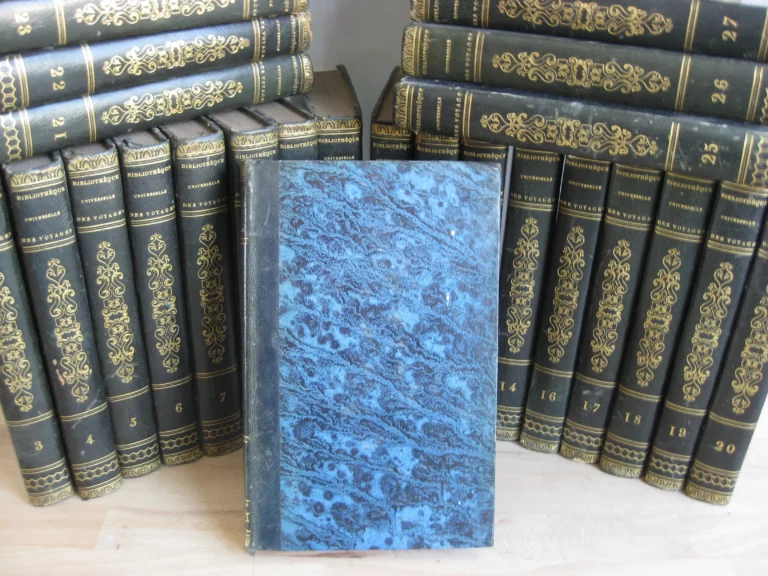 Bibliothèque universelle des voyages effectués par mer ou par terre