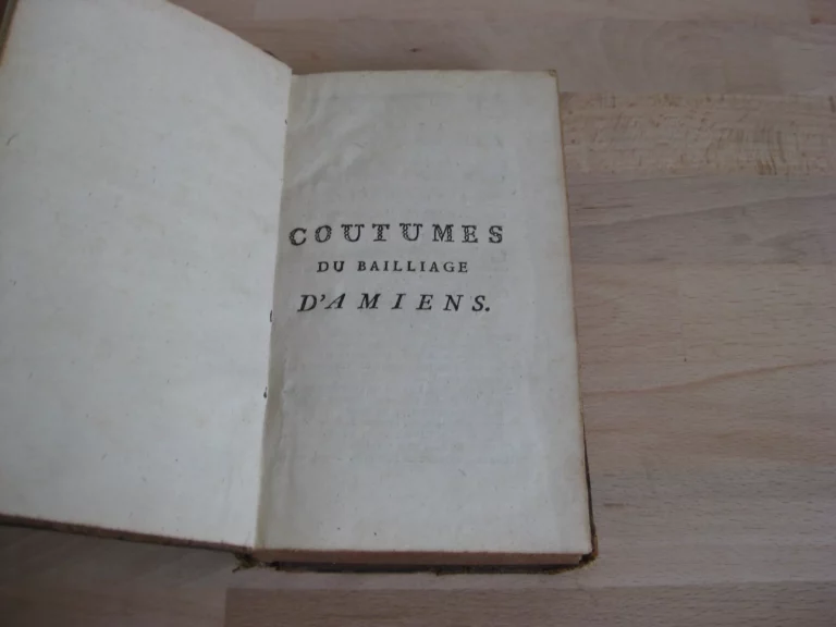 Coutumes du bailliage d’Amiens commentées par Ricard