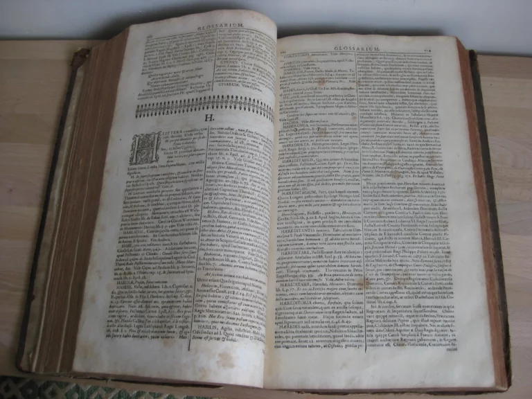 Glossarium ad scriptores mediae et infimae latinitatis, Tomi II. Pars I et II. Glossarium ad scriptores mediae et infimae latinitatis, Tomi II. Pars I et II.