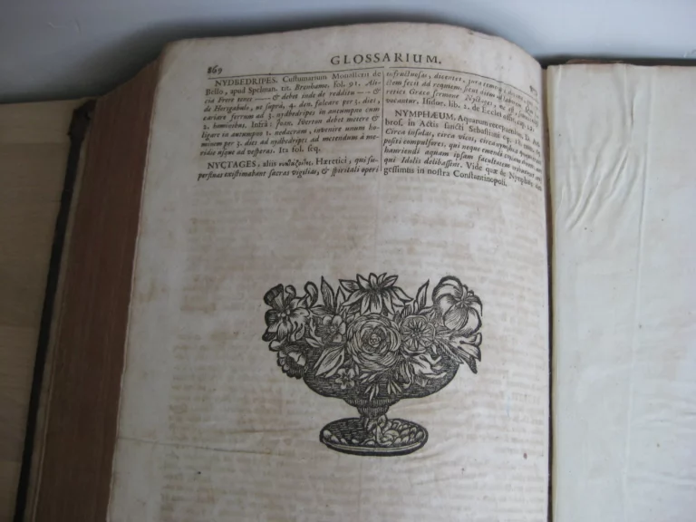 Glossarium ad scriptores mediae et infimae latinitatis, Tomi II. Pars I et II. Glossarium ad scriptores mediae et infimae latinitatis, Tomi II. Pars I et II.