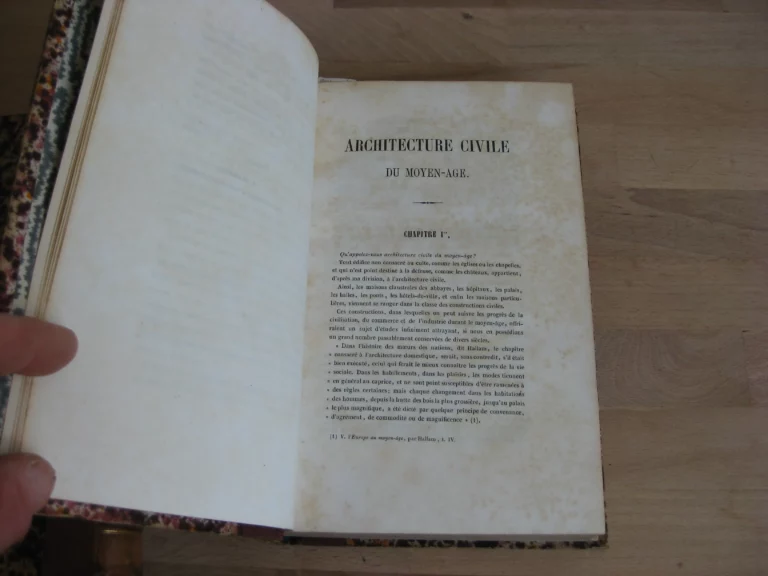 Abécédaire ou rudiment d’archéologie 2 tomes, M. de Caumont