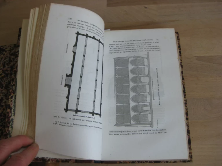 Abécédaire ou rudiment d’archéologie 2 tomes, M. de Caumont