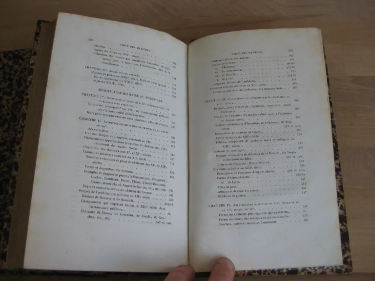 Abécédaire ou rudiment d’archéologie 2 tomes, M. de Caumont