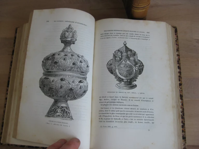 Abécédaire ou rudiment d’archéologie 2 tomes, M. de Caumont