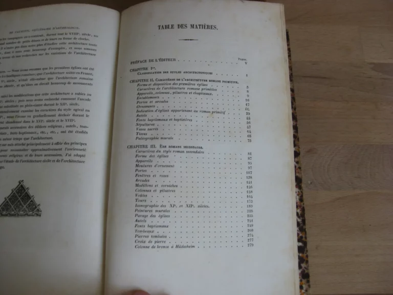 Abécédaire ou rudiment d’archéologie 2 tomes, M. de Caumont