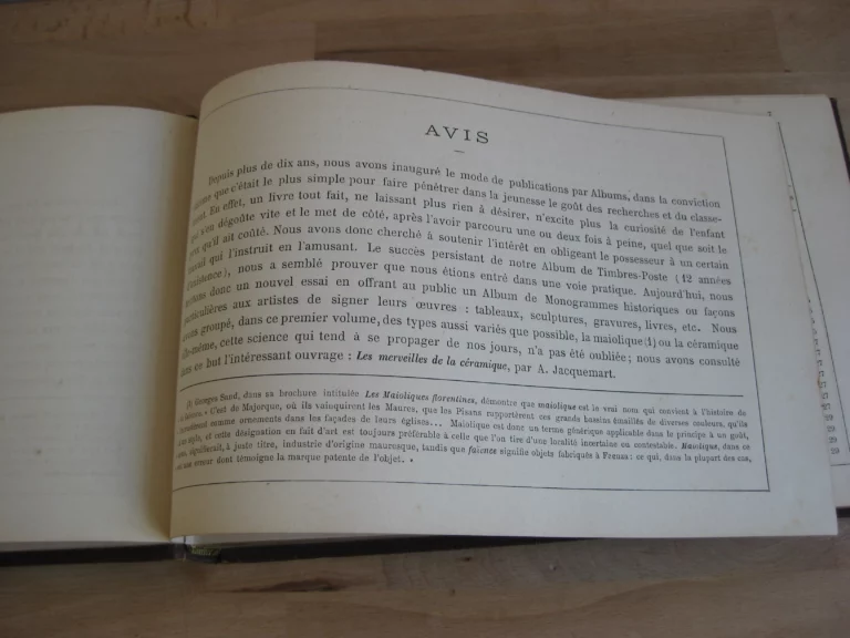 Album de Monogrammes historiques et Modernes (avec plus de 700 monogrammes) Album de Monogrammes historiques et Modernes (avec plus de 700 monogrammes)