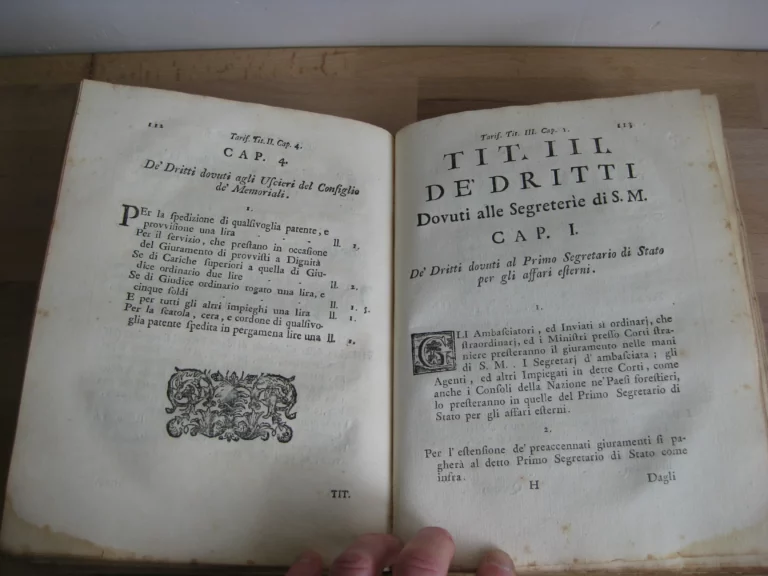 Edito di S.M. riguardante alcune dichiarazioni Sopra le Generali Costitutioni e Contenente la Tariffa degli Emolument