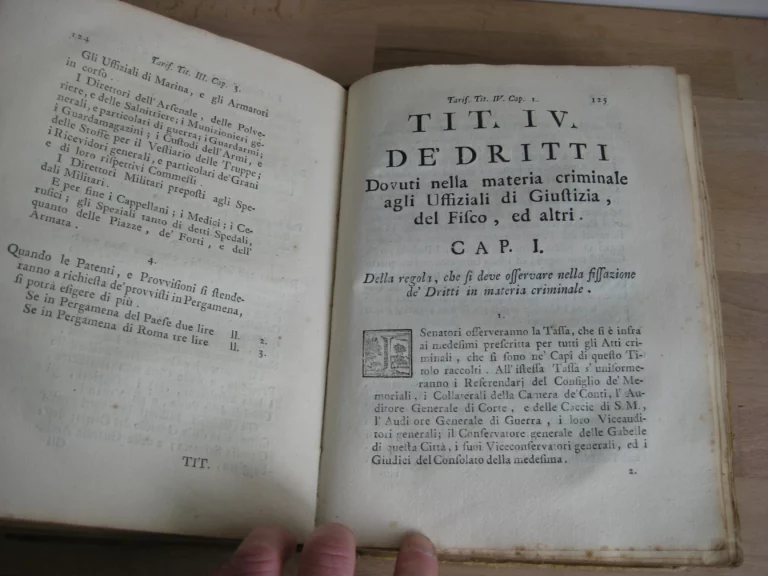 Edito di S.M. riguardante alcune dichiarazioni Sopra le Generali Costitutioni e Contenente la Tariffa degli Emolument