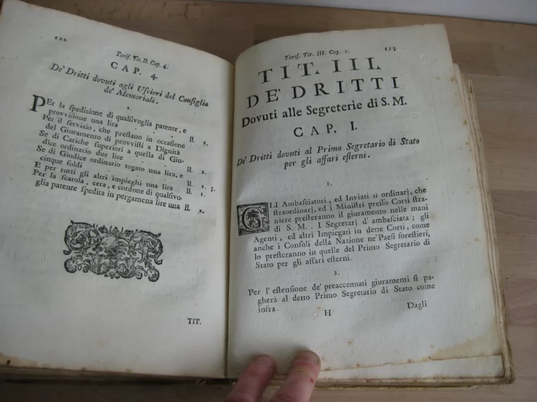 Edito di S.M. riguardante alcune dichiarazioni Sopra le Generali Costitutioni e Contenente la Tariffa degli Emolument