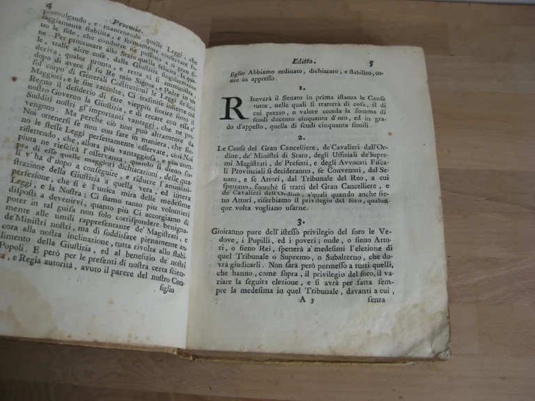 Edito di S.M. riguardante alcune dichiarazioni Sopra le Generali Costitutioni e Contenente la Tariffa degli Emolument