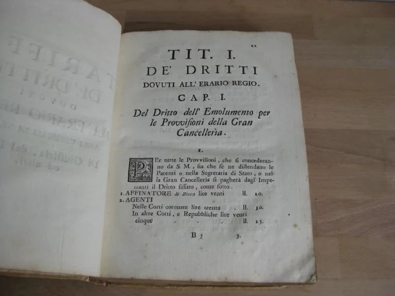 Edito di S.M. riguardante alcune dichiarazioni Sopra le Generali Costitutioni e Contenente la Tariffa degli Emolument