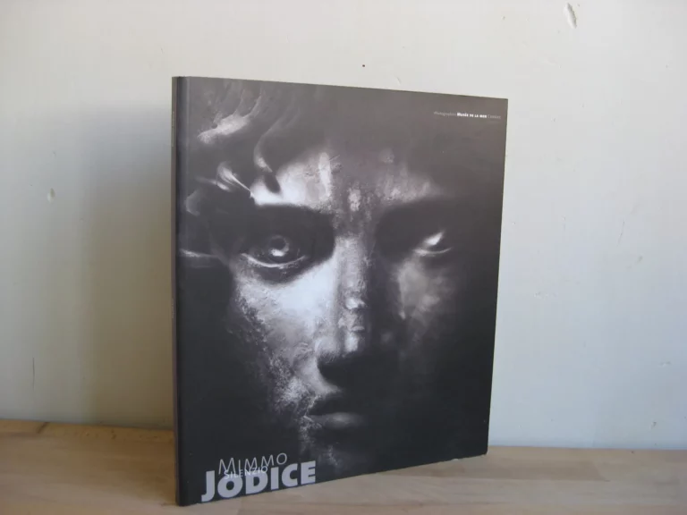 Mimmo Jodice. Silenzio. Exposition Cannes Musée de la mer, 2002