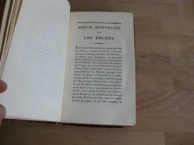 Oeuvres. Julius Sacrovir, ou le Dernier des Éduens en VIII livres Oeuvres. Julius Sacrovir, ou le Dernier des Éduens en VIII livres