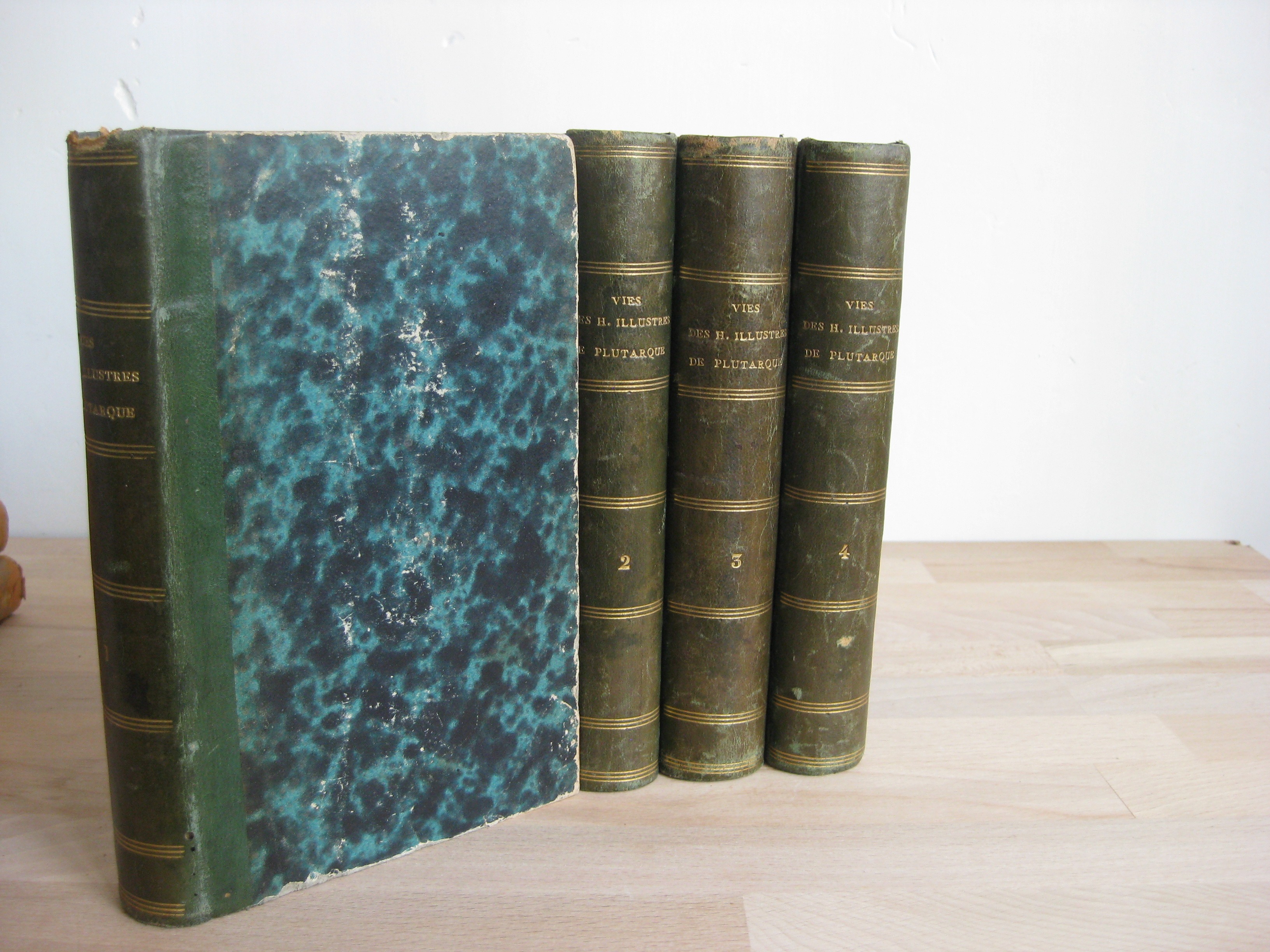Œuvres complètes de Plutarque. La vie des hommes illustres, 4 tomes, complet