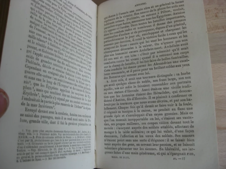 Œuvres complètes de Plutarque. La vie des hommes illustres, 4 tomes, complet Œuvres complètes de Plutarque. La vie des hommes illustres, 4 tomes, complet
