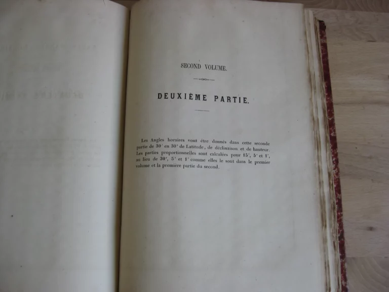 Table d’angles horaires contenant plus de quarante mille horaires Table d’angles horaires contenant plus de quarante mille horaires