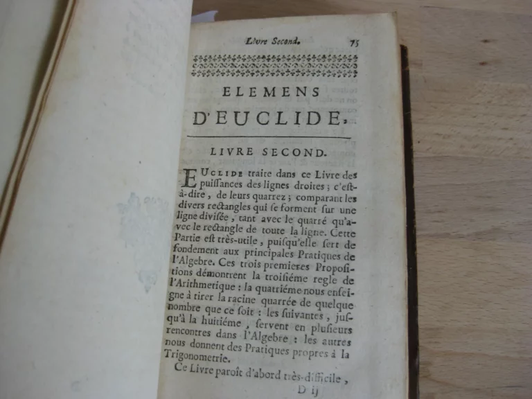 Les Elemens d'Euclide expliquez d'une manière nouvelle & trés-facile Les Elemens d'Euclide expliquez d'une manière nouvelle & trés-facile