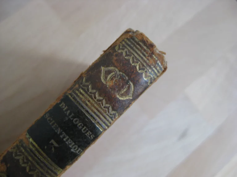 Dialogues scientifiques, A. Niogret (trad.) Dialogues scientifiques, A. Niogret (trad.)