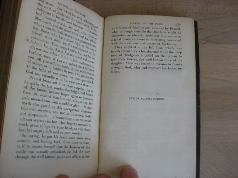 Peveril of the Peak, 4 tomes.  Sir Walter Scott