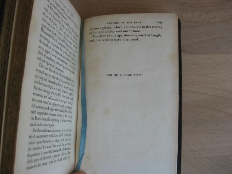 Peveril of the Peak, 4 tomes.  Sir Walter Scott