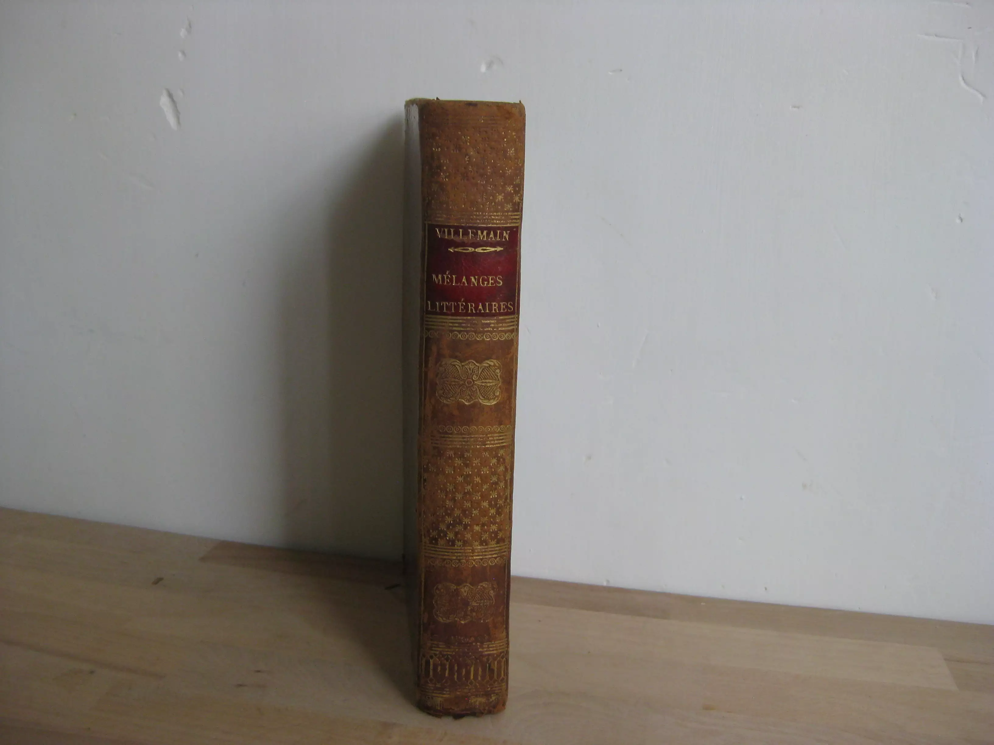 Discours et mélanges littéraires - M. Villemain