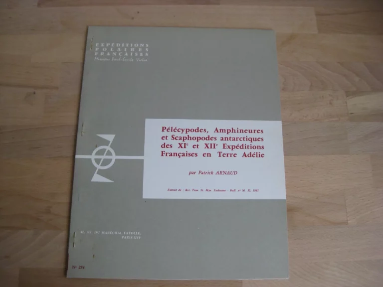 Pélécypodes, amphineures et scaphopodes antarctiques des Xiè et XIIè expéditions françaises en Terre Adélie