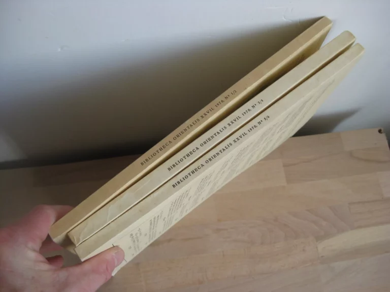 Bibliotheca Orientalis. Jaargang 27. 1970, 6 numéros en 3 volumes, année complète Bibliotheca Orientalis. Jaargang 27. 1970, 6 numéros en 3 volumes, année complète