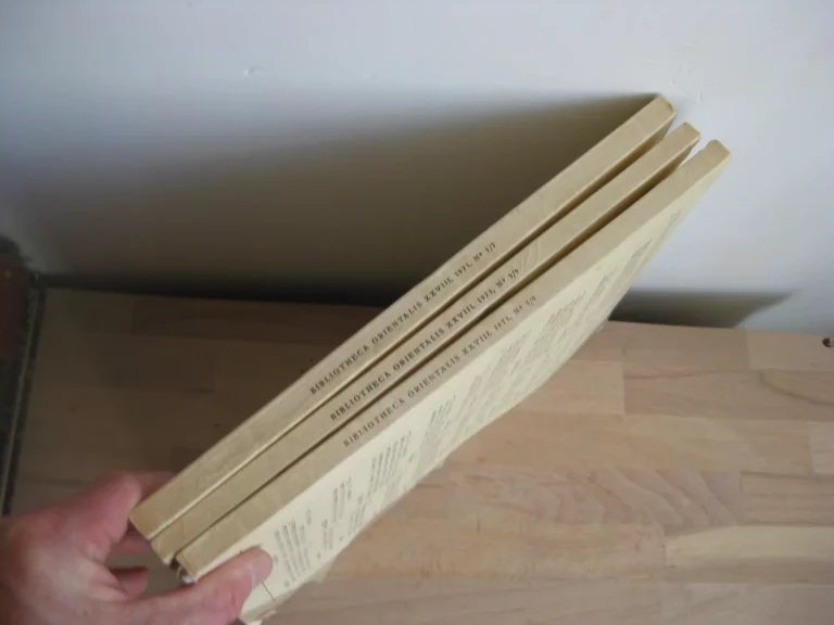 Bibliotheca Orientalis. Jaargang 28. 1971, 6 numéros en 3 volumes, année complète Bibliotheca Orientalis. Jaargang 28. 1971, 6 numéros en 3 volumes, année complète