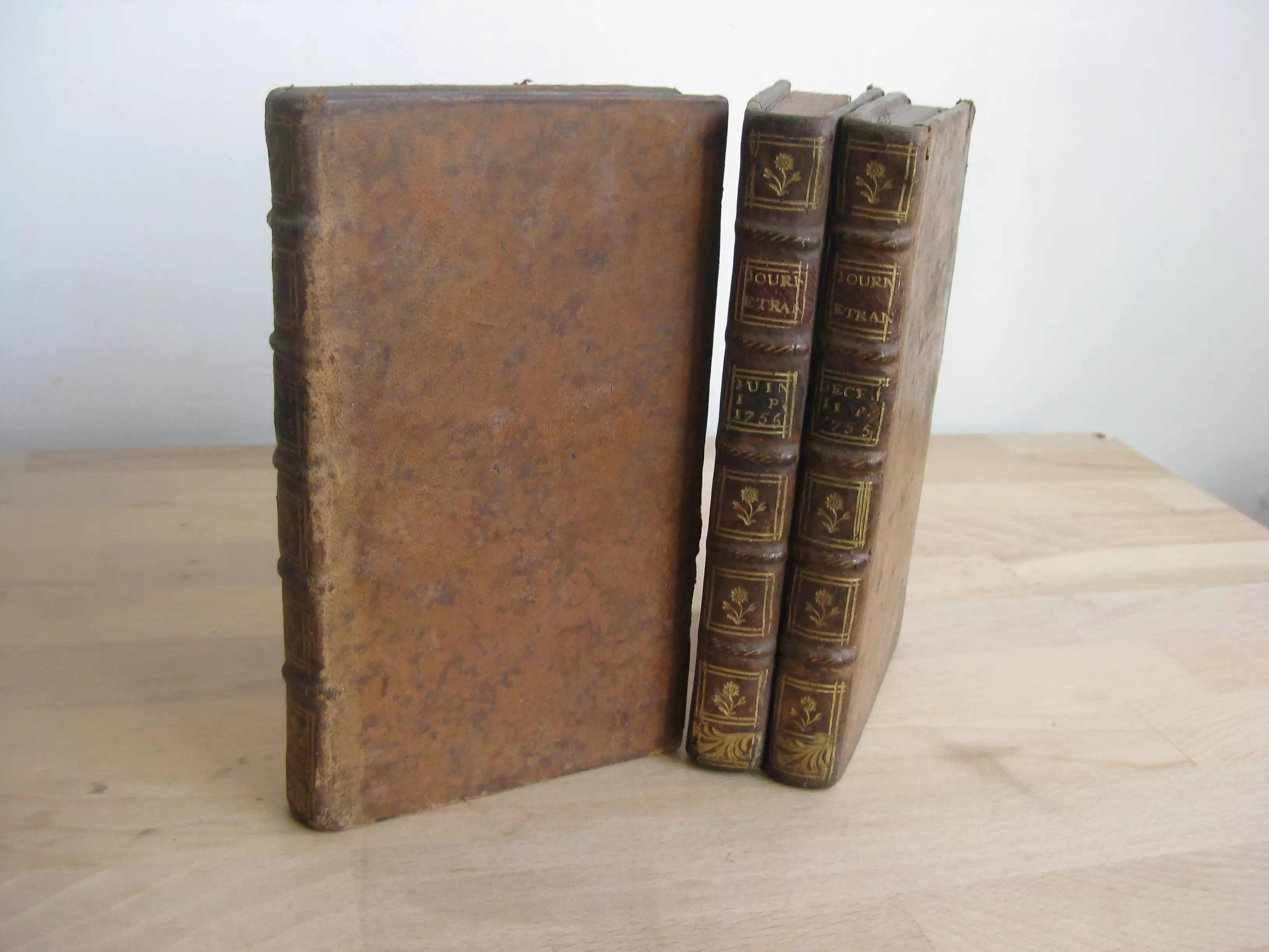 Le Journal étranger, ouvrage périodique. 1755, trois volumes : mai, juin, et décembre (second volume)