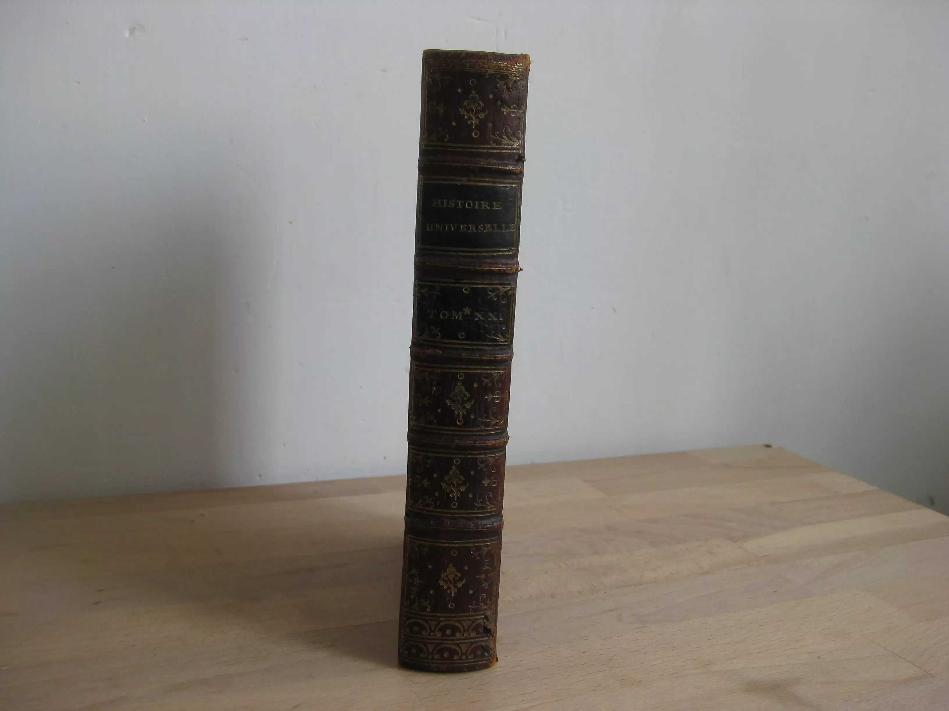Livre - Boîte à secrets aux armes - Histoire universelle, tome XXI