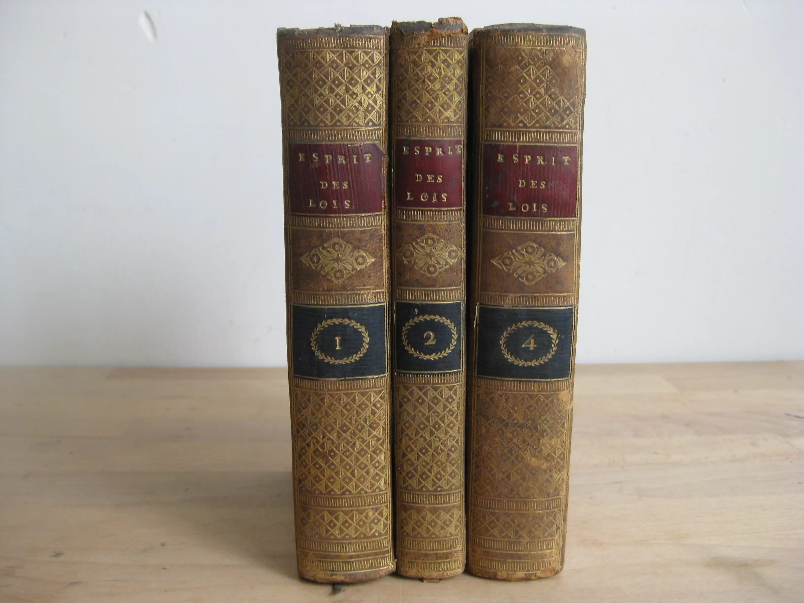 De l'esprit des lois, nouvelle édition. Tomes 1, 2 et 4 sur 4