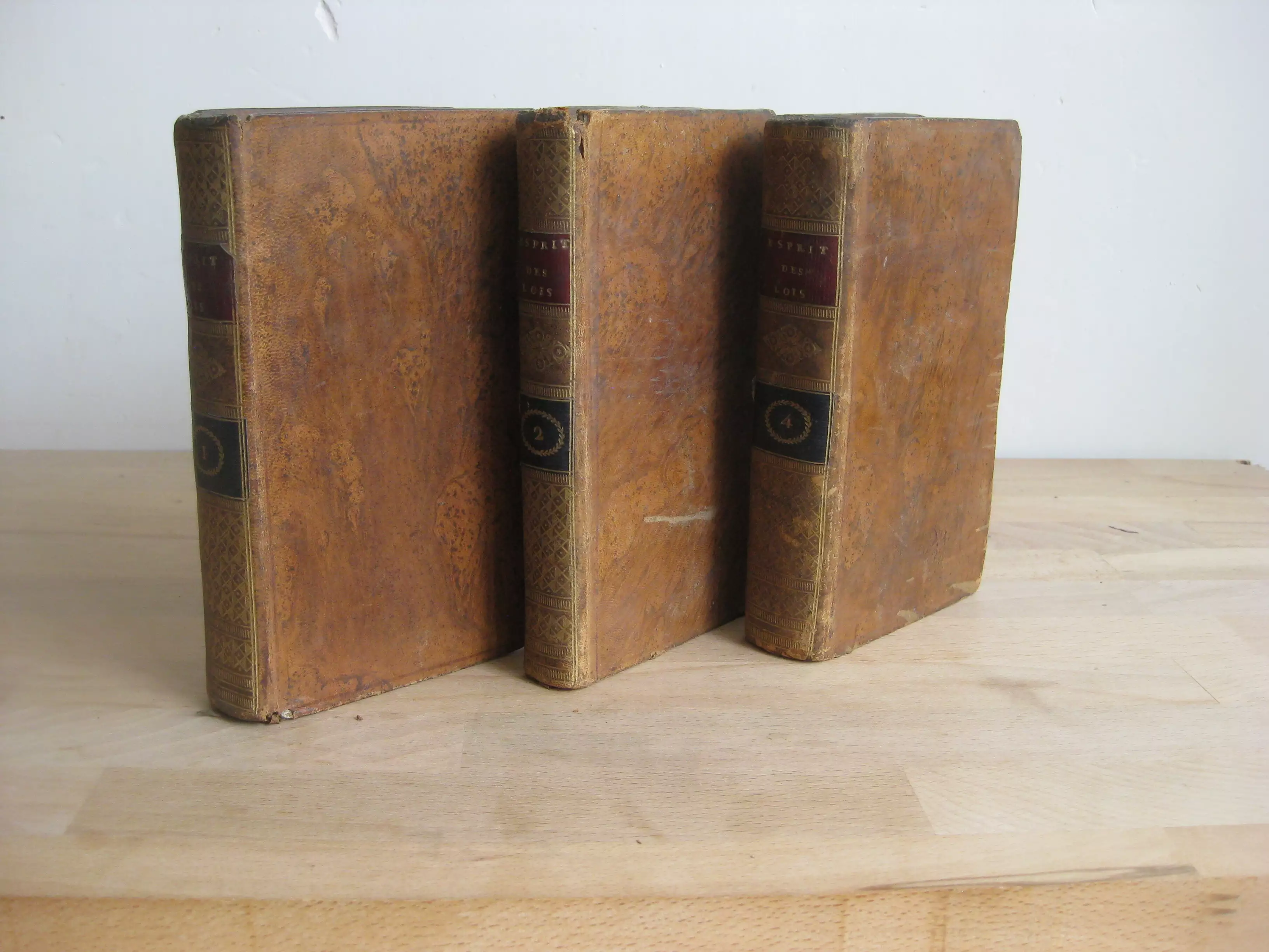 De l'esprit des lois, nouvelle édition. Tomes 1, 2 et 4 sur 4