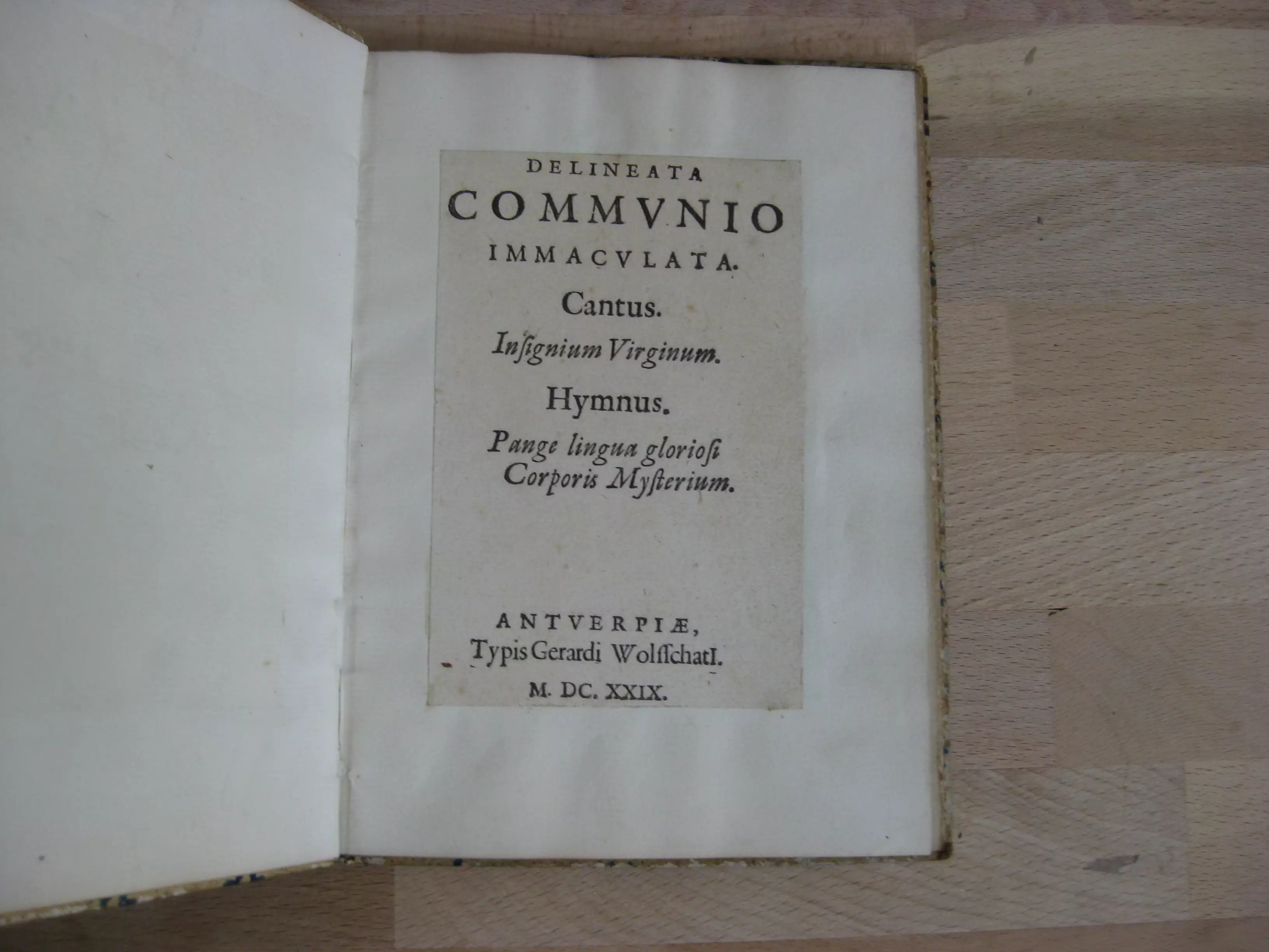 Delineata communio immaculata : cantus. Insignium virginum : hymnus